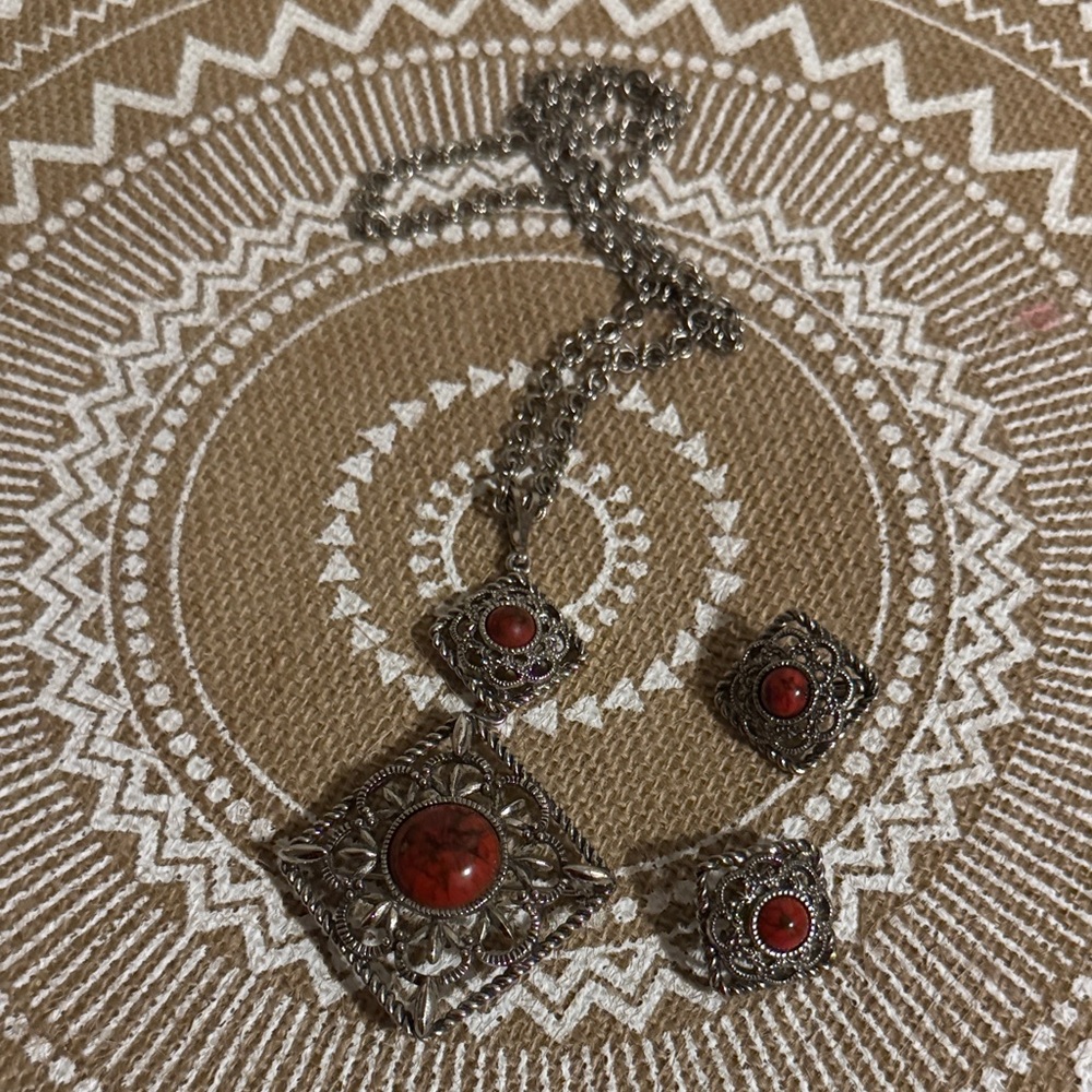 Sarah Coventry VTG Silver and Red Necklace Set with clip on earrings & Pin